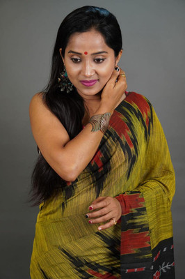 binita Self Design Sambalpuri Cotton Blend Saree(Black)