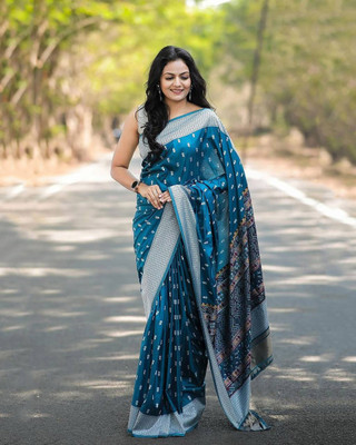 AMRUTKALA SAREES Woven Banarasi Silk Blend Saree(Light Blue)