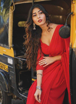 Anand Sarees Solid/Plain Daily Wear Chiffon, Georgette Saree(Red)