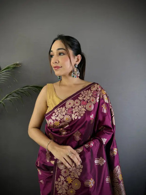ISARA Floral Print Banarasi Art Silk Saree(Black)