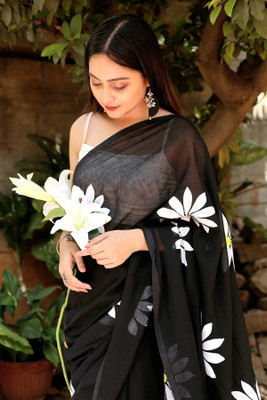 VILLAGIUS Floral Print Handloom Pure Cotton Saree(Black)