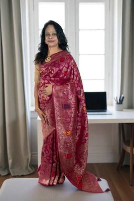 SnehaFashion Creation Woven Baluchari Silk Blend Saree(Magenta)