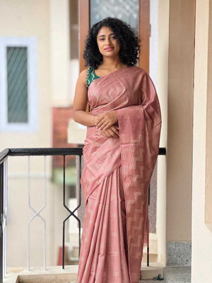 govind handloom Self Design Bollywood Silk Blend Saree(Pink)