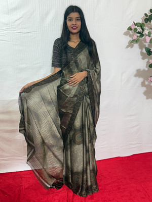 The shreeyash fashion Printed Daily Wear Art Silk, Silk Blend Saree(Grey)