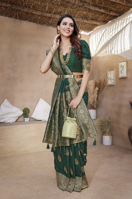 SareezaaStore Woven, Embellished Banarasi Silk Blend, Jacquard Saree(Green)