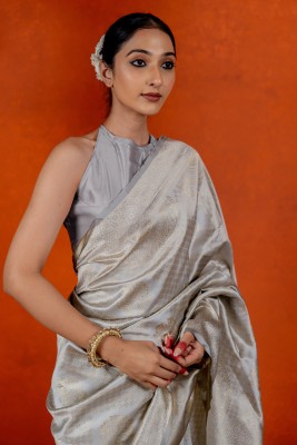 SUBHAM Woven, Embellished Banarasi Silk Blend Saree(Grey, Gold)