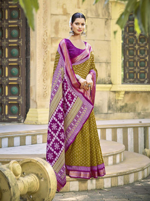 all about you Printed Daily Wear Silk Blend Saree(Green)