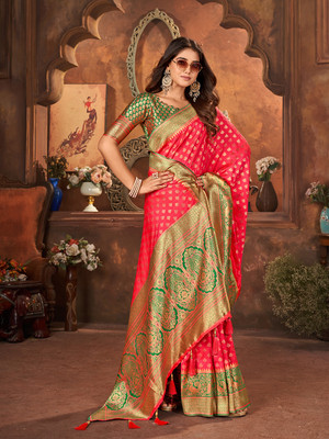 Mehrang Self Design Banarasi Silk Blend Saree(Red)
