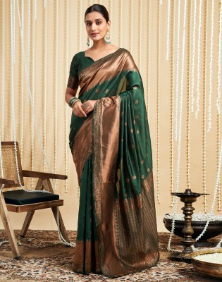 Divastri Embellished Kanjivaram Silk Blend, Jacquard Saree(Dark Green, Brown)