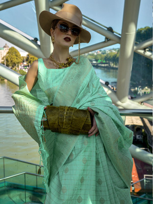 Sareemall Woven Banarasi Silk Blend Saree(Light Green)