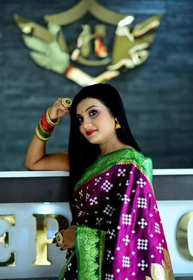 HouseOfCommon Woven Banarasi Jacquard Saree(Purple)