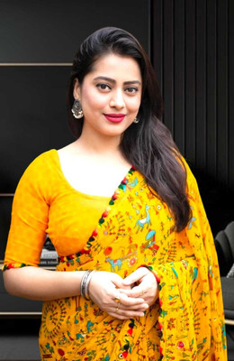 AVTC Self Design Bollywood Georgette Saree(Yellow)