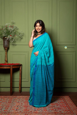ARDHANGINI DESIGNS Checkered Handloom Pure Cotton Saree(Blue)