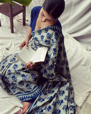 NENU CREATION Printed Ikkat Cotton Blend Saree(Blue)