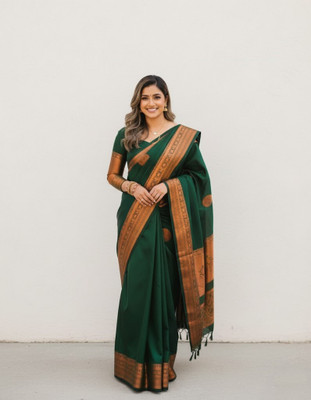 Bindi Solid/Plain Banarasi Jacquard Saree(Dark Green)