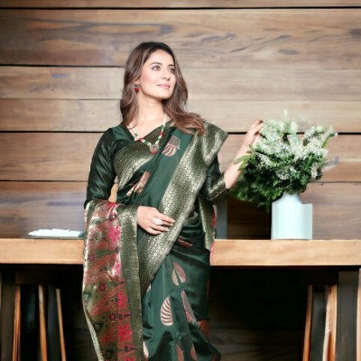 Goracretion Woven Banarasi Jacquard Saree(Dark Green)