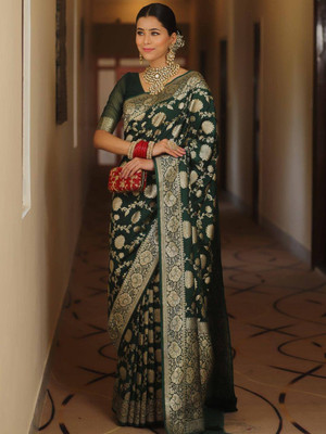 Sitanjali Embellished Kanjivaram Jacquard Saree(Green)