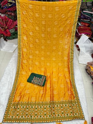 Rudra Fab Woven, Self Design, Printed Bandhani Art Silk, Pure Silk Saree(Green)
