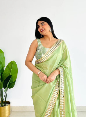 Mortile Designer Studio Embroidered Banarasi Silk Blend Saree(Light Green)