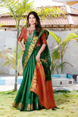 LAVYANSH CREATION Printed Patola Silk Blend Saree(Green)