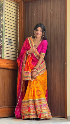 Arriva Feb Printed Bandhani Pure Silk Saree(Multicolor)