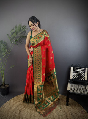 Divastri Woven Banarasi Cotton Silk Saree(Red, Green)