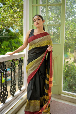 Lakshmi Boutique Self Design Handloom Cotton Blend Saree(Black, Maroon, Light Green)