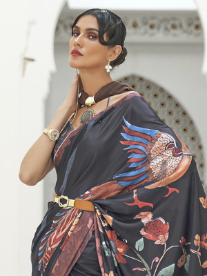 Divastri Digital Print Daily Wear Crepe Saree(Black)