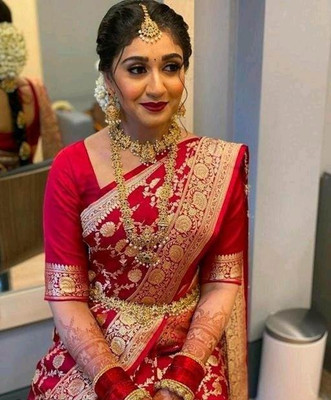 shinya Woven, Floral Print, Embellished, Self Design Banarasi Jacquard Saree(Red)