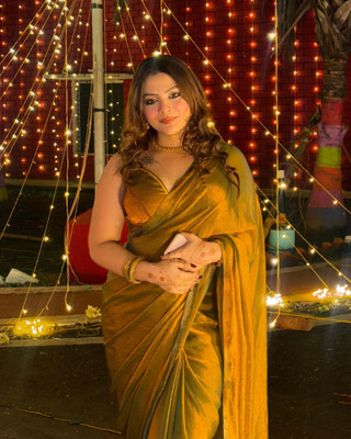 Vinayak Textile Solid/Plain Bollywood Chiffon, Silk Blend Saree(Gold, Blue)