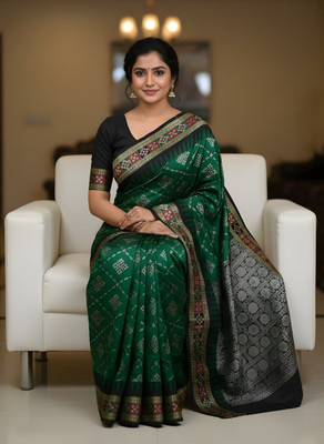Tilfelle Woven, Geometric Print, Temple Border Sambalpuri Silk Blend Saree(Green)