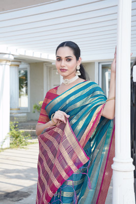 Aarunika IC Solid/Plain Bollywood Organza Saree(Green)