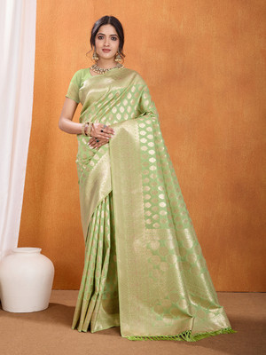 Niwaa Woven Banarasi Pure Silk Saree(Green)