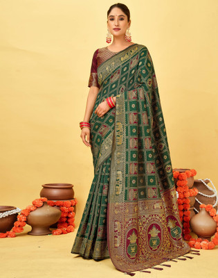 Satrani Woven, Embellished Banarasi Silk Blend Saree(Green)
