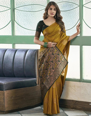 Parangi-A planet of style Woven Banarasi Cotton Silk Saree(Yellow)