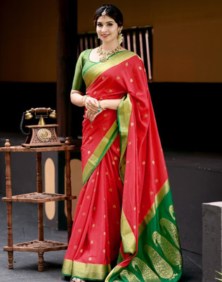Divastri Woven, Embellished Kanjivaram Silk Blend, Jacquard Saree(Red, Green)