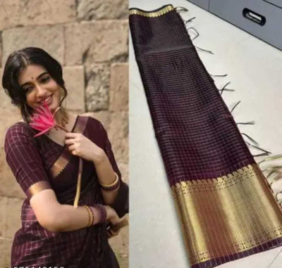 Dujjana Self Design, Woven Banarasi Silk Blend Saree(Maroon)