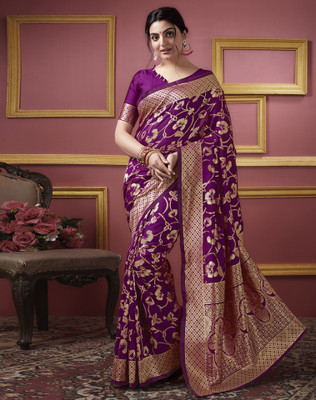 Divastri Woven, Embellished Kanjivaram Silk Blend, Jacquard Saree(Magenta)