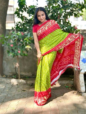 Zoamic Animal Print Bandhani Crepe, Silk Blend Saree(Multicolor)