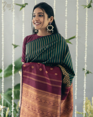 kanchivastra Checkered, Woven, Self Design Banarasi Pure Silk Saree(Maroon, Dark Green)