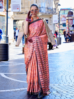 Divastri Printed Sambalpuri Satin, Silk Blend Saree(Pink)