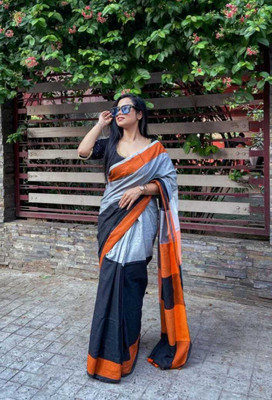 DRAPERIA Solid/Plain Handloom Cotton Blend Saree(Black, Grey)