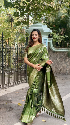SUDIPTA Woven Banarasi Pure Silk Saree(Green)