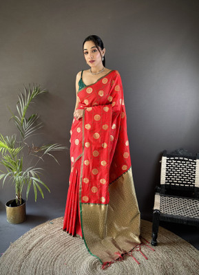 Tasrika Woven Bollywood Silk Blend Saree(Red)
