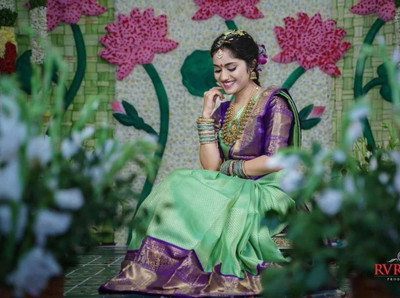 Suhanioi Self Design Bollywood Silk Blend Saree(Green)