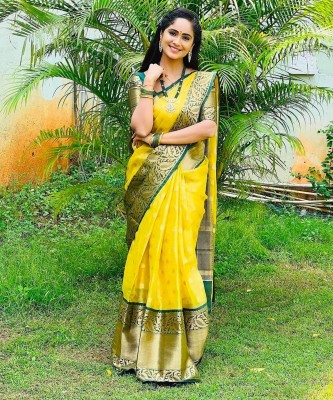 Aldwych Woven Banarasi Silk Blend Saree(Yellow)