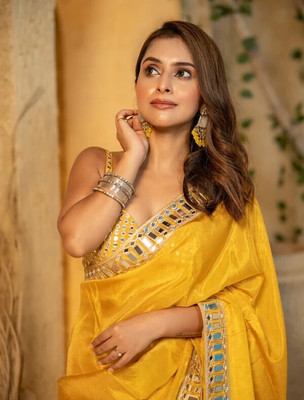 AVIRAT DESIGNER STUDIO Woven Banarasi Silk Blend Saree(Yellow)