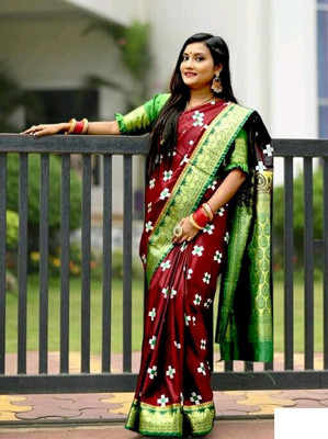 HouseOfCommon Woven Banarasi Jacquard Saree(Dark Green)