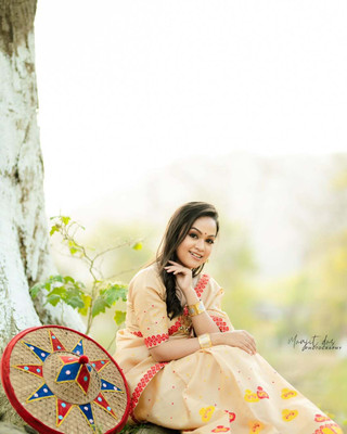 BHAGVATITEXTILE Woven Mekhela Chador Pure Silk Saree(Cream)