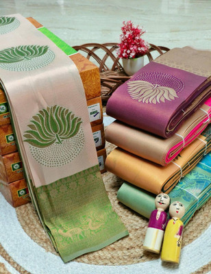 WOMENELEGENCE Embellished Banarasi Pure Silk Saree(Green)